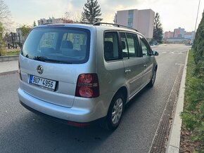 VwTouran 1.6 MPI 7-místních - 5