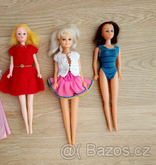 Oblečení, doplňky a šperky na Barbie + 4 panenky Barbie - 5