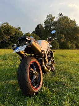 Triumph Speed Triple 1050 - 5