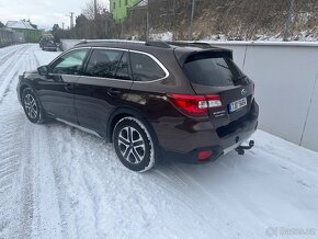 SUBARU OUTBACK 2,5 - 5