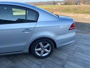 Volkswagen PASSAT 2.0 TDi  sedan DSG - 5