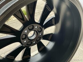 CASSIOPEIA  SCHWARZ MATT  Orig.skoda Superb 3V 5x112  8j x18 - 5