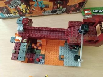 Lego Minecraft 21154 - 5