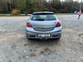 Opel Astra H OPC  rok: 2007 - 5