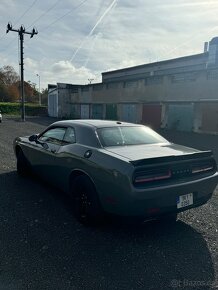 Prodám svého Dodge Challenger V6 3.6 227kw - 5