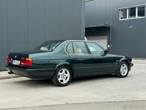 BMW E32 740i V8 - 5