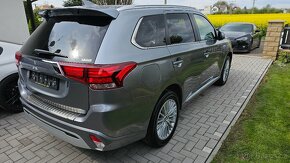 Outlender 2.4 PHEV 4wd - 5