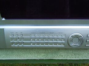 HYUNDAI  AMP  -  510 USB - 5