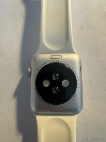 Apple Watch 3 38mm kondice baterie 88% s kabelem poskrabane - 5