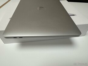 Macbook PRO 2019 13' komplet balení,perfektní stav - 5