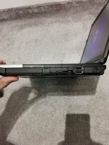 Fujitsu LifeBook E752 - 5