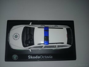 Škoda octavia II combi policie ČR 1:43 abrex - 5