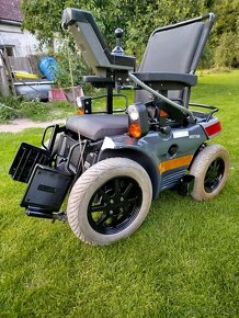 Elektrický a obyčejný invalidní vozík - 5