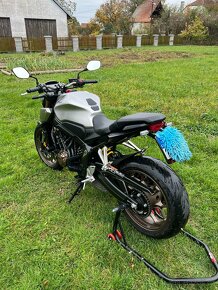 Honda CB650R - 5