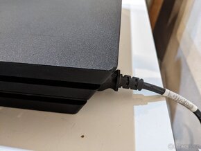 PS4 PRO 1TB vyčištěna - 5