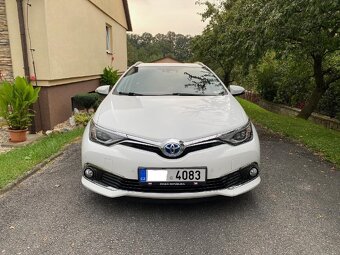 Toyota Auris 1.8i HYBRID, model 2019, naj.85xxx km - 5