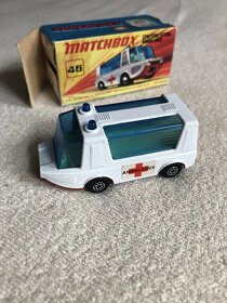 MATCHBOX/LESNEY autíčka - 5