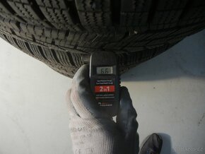 Zimní pneu Hankook 235/60R16 - 5