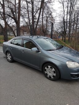 Volkswagen Jetta 2.0 TDI 2006 vw - 5