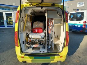 Volvo V70 AWD ambulance - 5