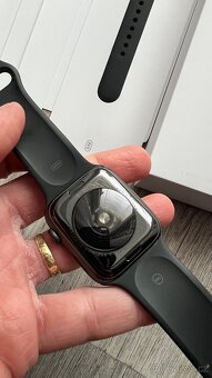 Apple watch SE - 44 , kompletní balení, krásný stav - 5