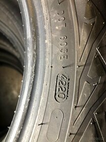 Nokian 225/55 r17C 109/107 r HAKKAPELIITTA ZIMNÍ - 5