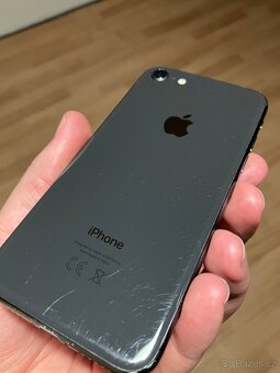 iPhone 8 - šedý 64gb - 5