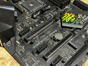 ASUS ROG STRIX B450-F GAMING - 5