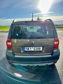 ŠKODA YETI 2.0 TDI DSG 4x4 - 5