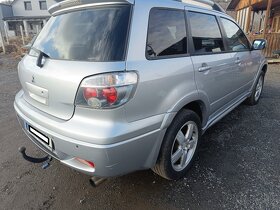 Mitsubishi Outlander 2,0i 16V turbo 4x4 - 5