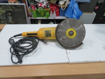 Úhlová bruska DeWALT DWE492S - 230mm s plynulým rozběhem - 5