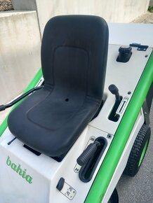 Prodám zahradní traktor Rider Etesia Bahia 80 Hydro - 5