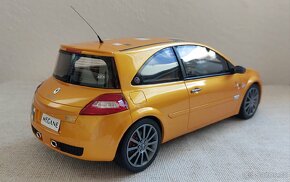 Model Renault Megane 2 RS F1 Team R26, 1:18 Otto Mobile - 5