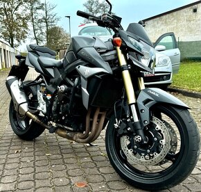 Suzuki gsr750 - 5