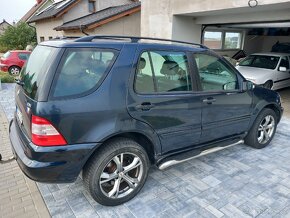 Mercedes-Benz ML 270cdi MANUAL - 5