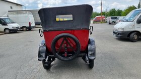 Chevrolet Touring rok 1925 po renovaci - 5