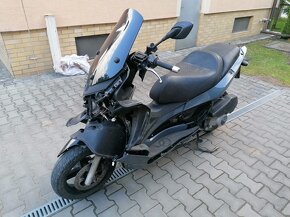 Aprilia sr MAX 125 - 5