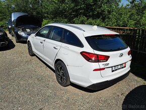 Hyundai i30 1.6 crdi  r.v 2018 havarovane pojizdne - 5