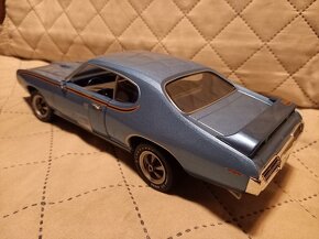 Pontiac GTO Judge MCACN 1969 Autoworld 1:18 - 5