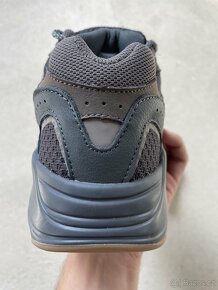 Yeezy 700 geode - 45 1/3 - 5