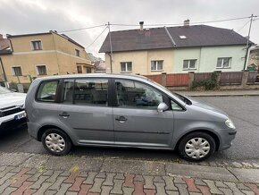 Volkswagen Touran - 5