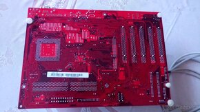 Legendární základní desku MSI KT6V s procesorem a 1GB RAM. - 5