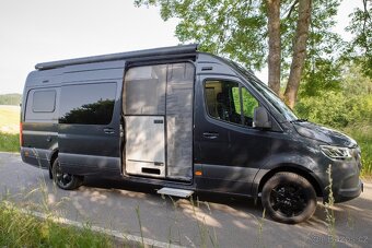 Obytný vůz Mercedes-Benz Sprinter 319 CDI (2023) - 5