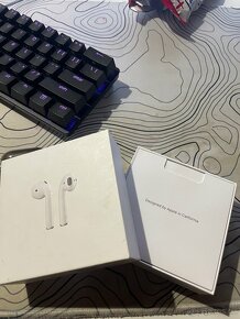 AirPods 1 Gen - 5