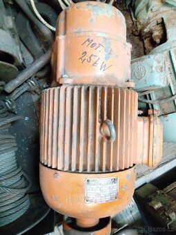 motor oranžový 2,5 KW - 5