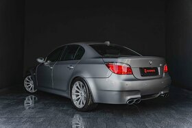 BMW M5-e60-Top stav-DPH-R19 - 5