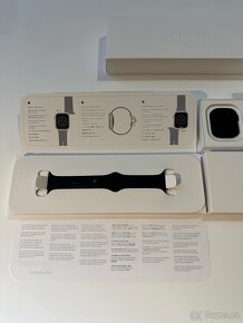 Apple Watch Series 9 GPS 41mm (černé s černým řemínkem) - 5