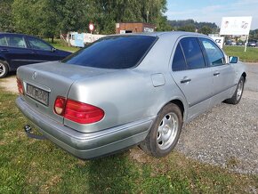 Mercedes-Benz E 230 i  manuál - 5