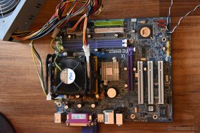 Gigabyte GA-8VM800M + Intel Pentium(R) 4 1,5GHz - 5