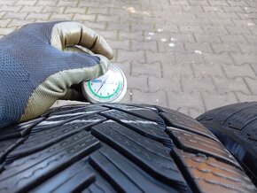 215/55/17 zimní pneu michelin - 5